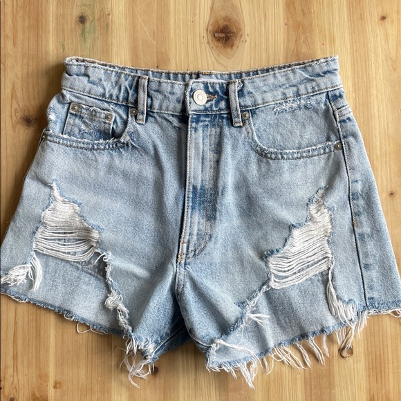 Zara Distressed Light Blue High Rise Denim Shorts 26 - Picture 4 of 6